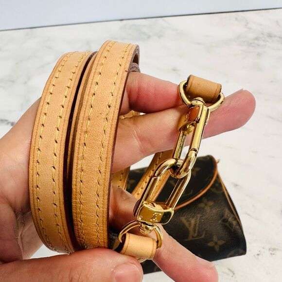 Louis Vuitton Friendly Pochette - Picture 3 of 13